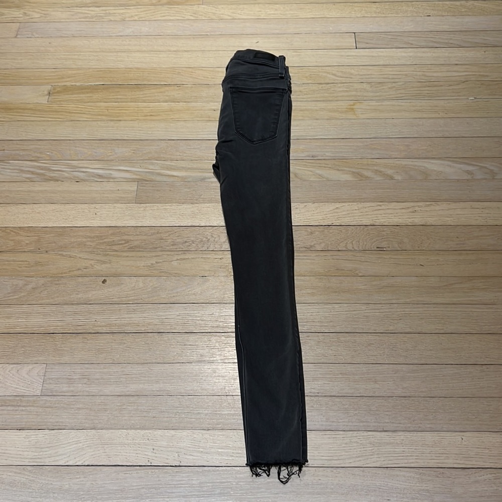 Abercrombie & Fitch. High Rise Jeans with Distressed Hem. Size 24. - Picture 3 of 4